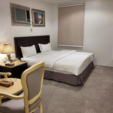 Al Furat Madayin Hotel Ер-Ріяд Екстер'єр фото